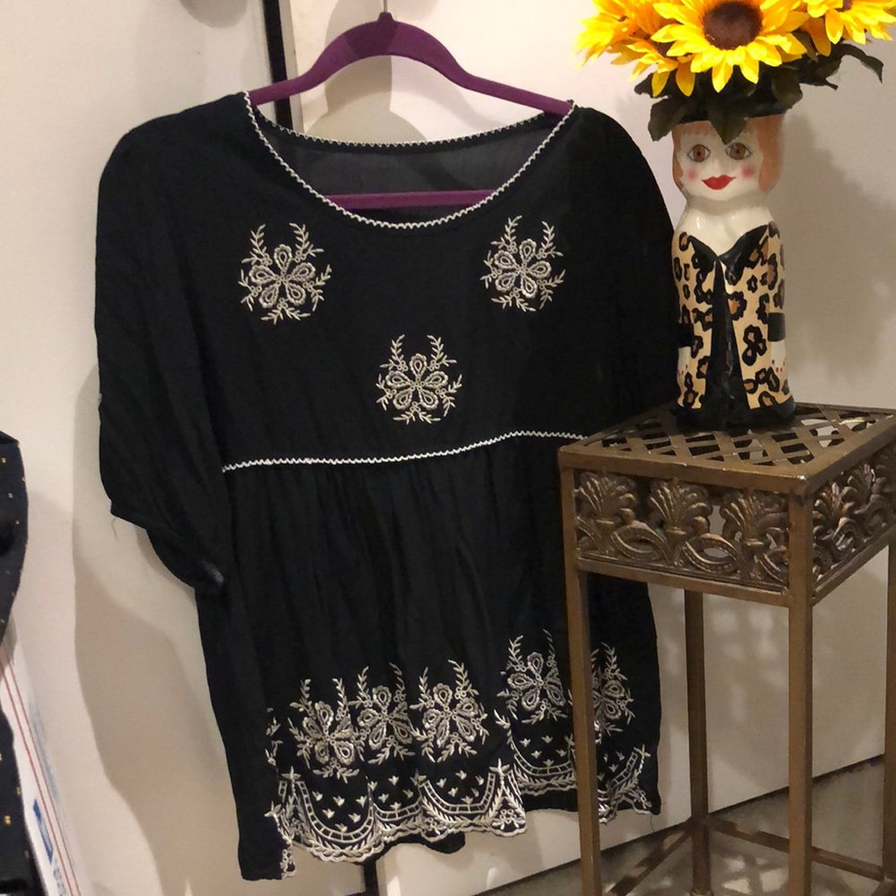 Boho  blouse with beautiful embroidery  Pit to pit approximately 20 1/2 inches